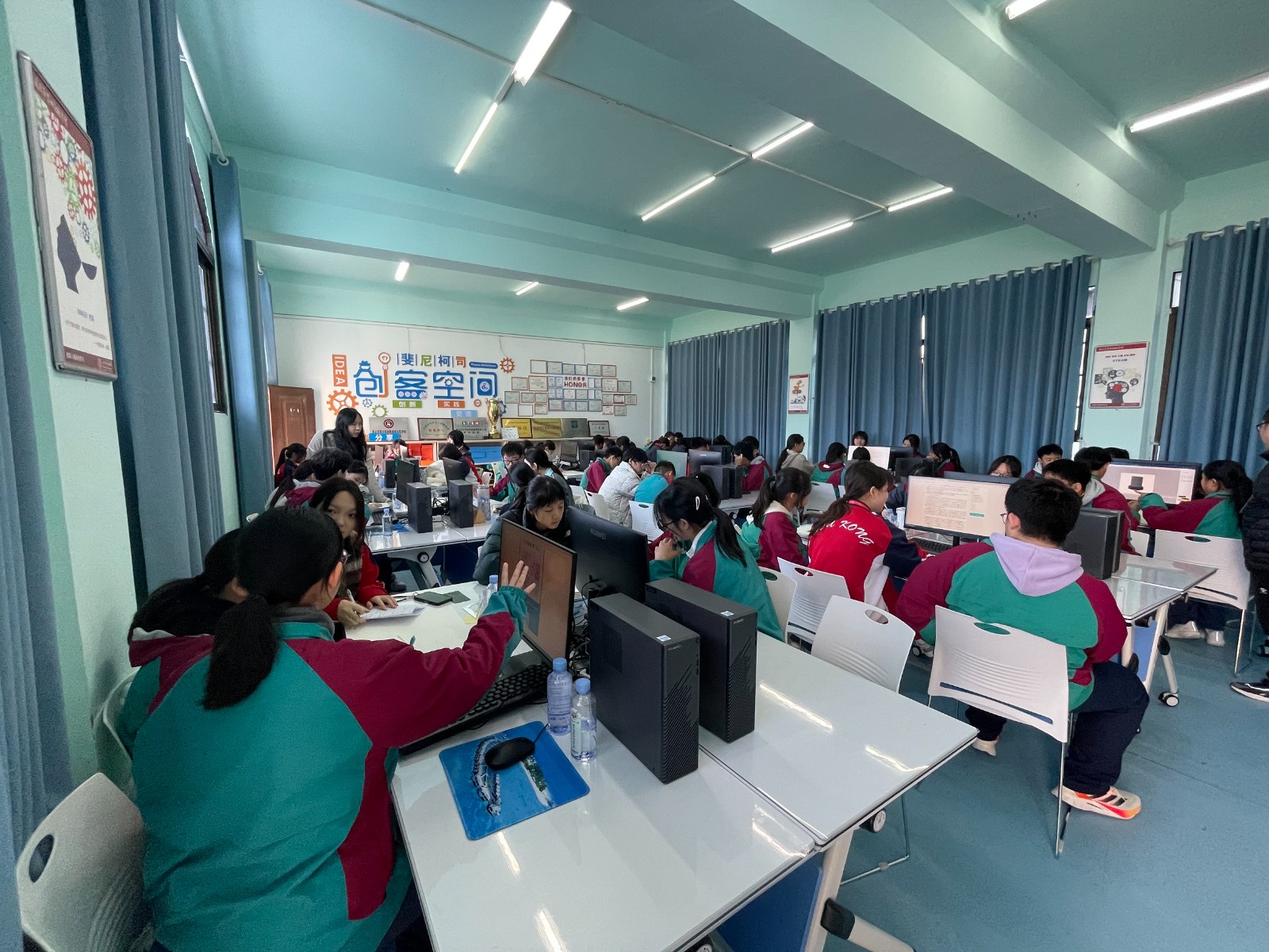 1763951079535742.jpg 1763951079535742.jpg