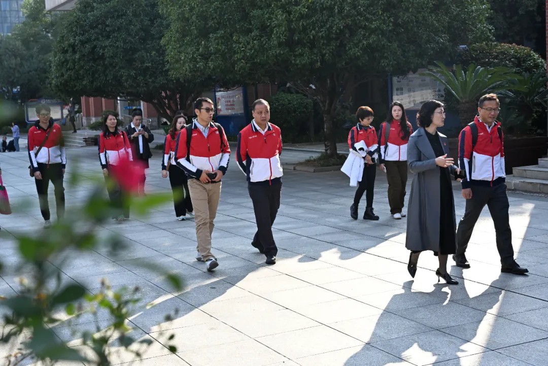 1763958368898580.jpg 1763958368898580.jpg