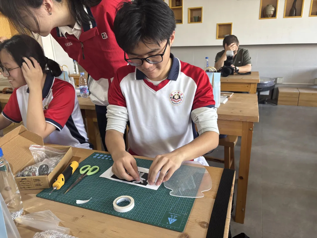 1764556393296162.jpg 1764556393296162.jpg