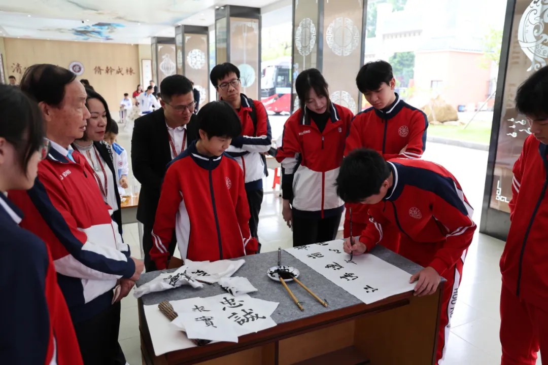 1765163474170314.jpg 1765163474170314.jpg