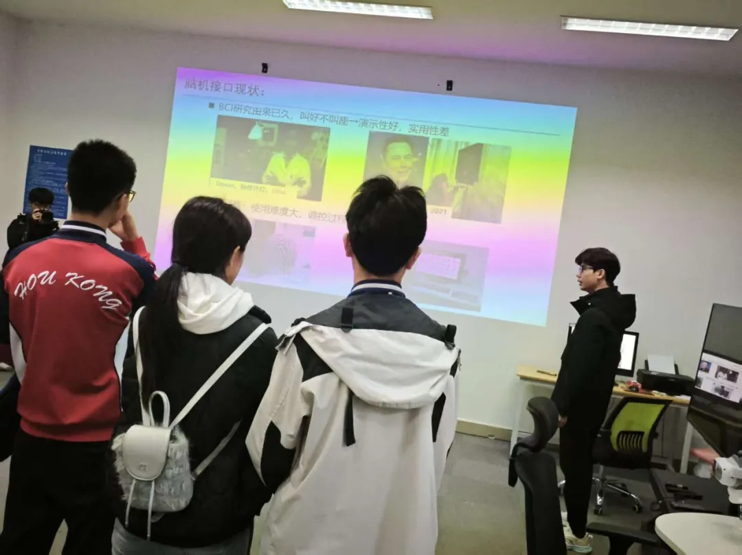 1765167143329524.jpg 1765167143329524.jpg