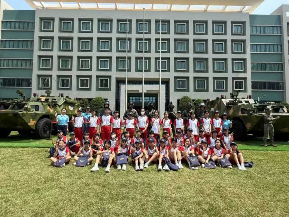 濠小學子赴駐澳門部隊氹仔軍營參與開放日活動
