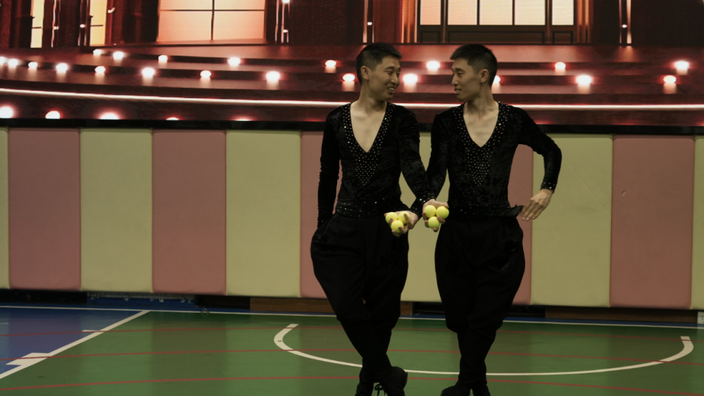 非遺雜技進校園文化潤童心綻光彩河北省雜技團專場演出亮相濠小