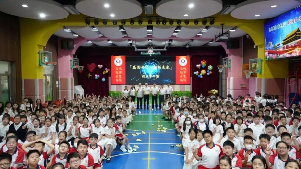 濠江中學附屬小學邀校友黎栢強開講科創實踐與母校情懷點燃學子熱情